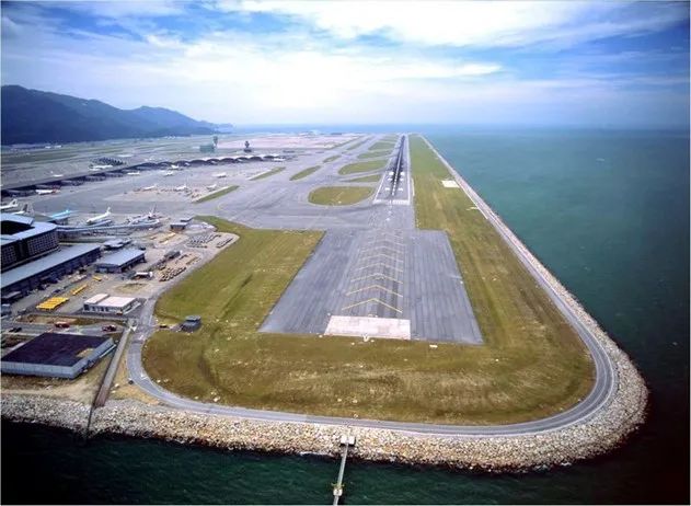 香港國際機場三跑道填海造陸工程